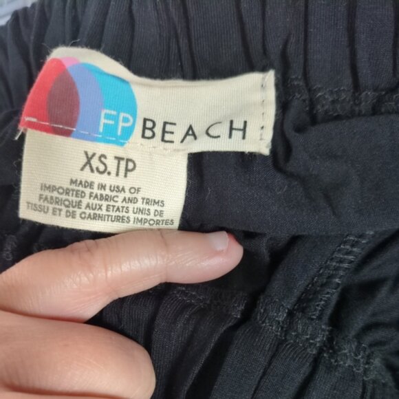 NWT Free People Mexicali Maxi Off-The-Shoulder Jumpsuit Black Size XS Oversized - Picture 6 of 9